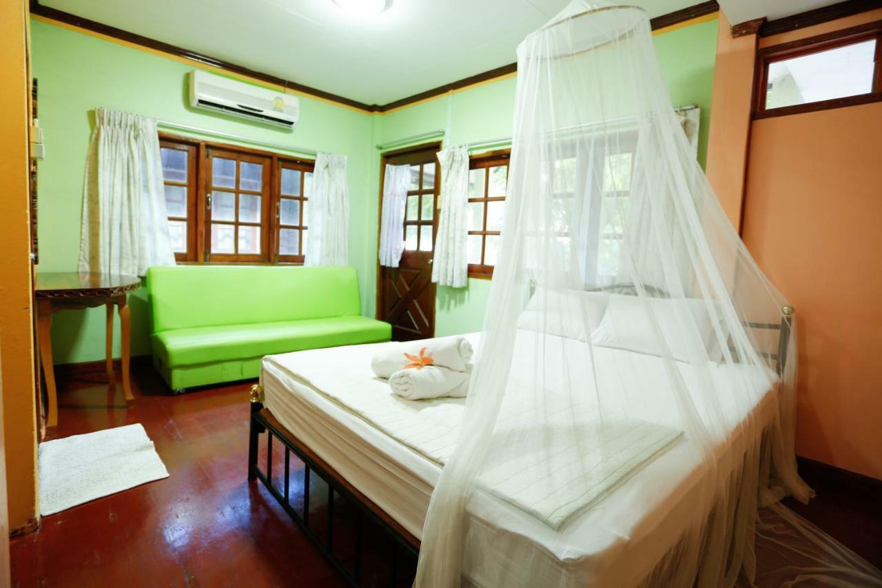 Kasemsuk Resort Bang Saphan Bagian luar foto